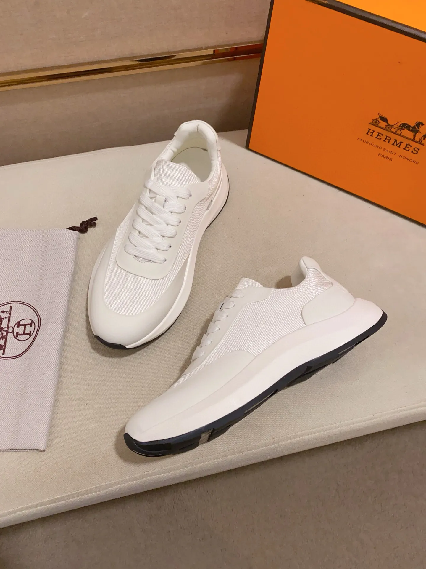 Men's clothing and shoes💰: 600💰《HERMES》【Classic Original Version】Hermès; Top 🔝 Purchasing Agency 🔍🔍Men's latest 🇺🇸 counters are on sale simultaneously, original imported from Italy ▲▲Silk cowhide with breathable fabric ▲▲ (high-end and expensive Qi·Grade) Exquisite workmanship (Italian 🇮🇹Imported water-dyed 🐂cowhide lining) Sole: Original sole provided by the original factory, ⚠️Exclusive double-layer activity·TPR·Rubber·Combined molded outsole; Super·comfortable·wear-resistant·non-slip·environmental protection The real thing is more beautiful if you take the real thing (high quality, follow the order), you can enter and exit the counter at will * Number of yards: 38·39·40·41·42·43·44# (can be customized 45.)